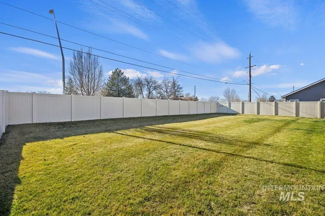 $530,000 | 957 Birchton Loop, Twin Falls, ID 83301