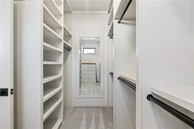 $742,700 | 1401 Kintyre Court, Raymore, MO 64083