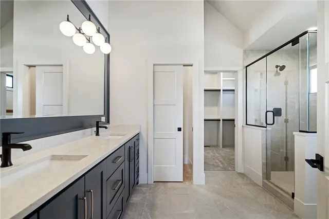 $742,700 | 1401 Kintyre Court, Raymore, MO 64083