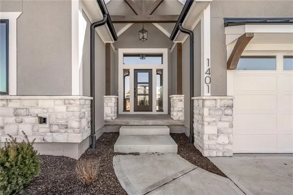 $742,700 | 1401 Kintyre Court, Raymore, MO 64083