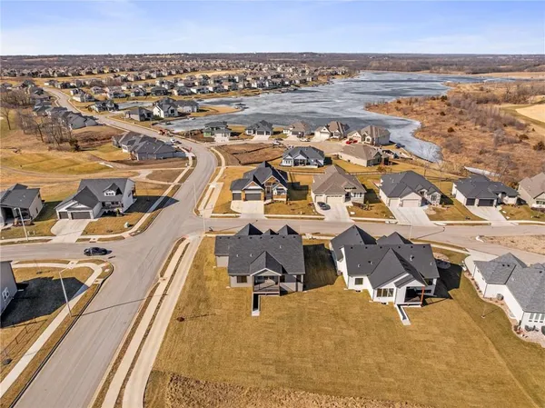 $742,700 | 1401 Kintyre Court, Raymore, MO 64083