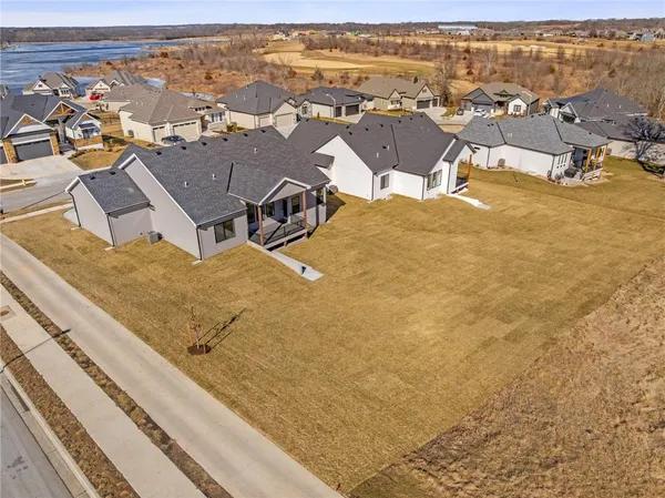 $742,700 | 1401 Kintyre Court, Raymore, MO 64083