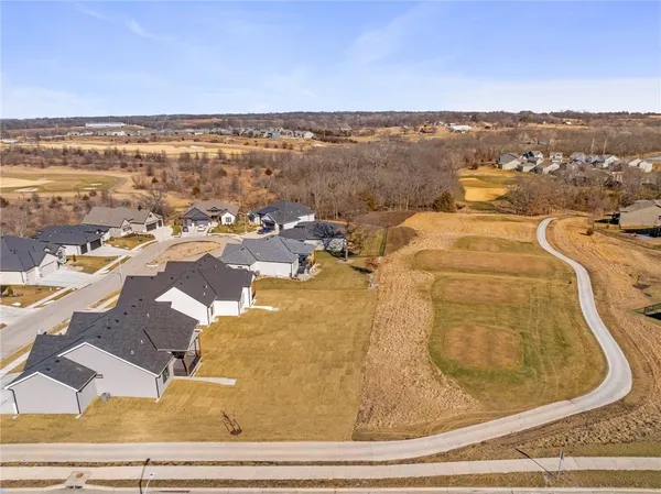 $742,700 | 1401 Kintyre Court, Raymore, MO 64083