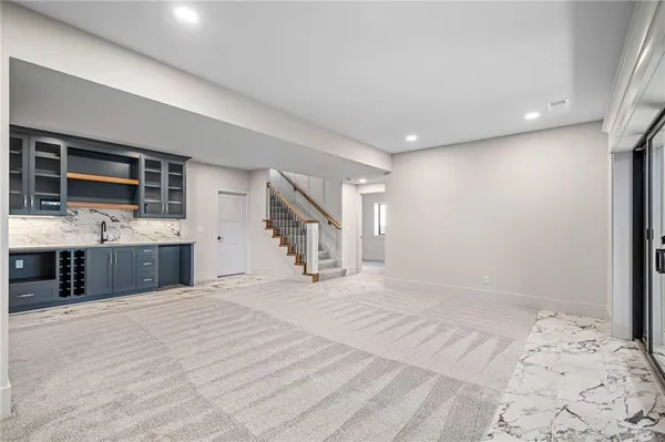 $742,700 | 1401 Kintyre Court, Raymore, MO 64083