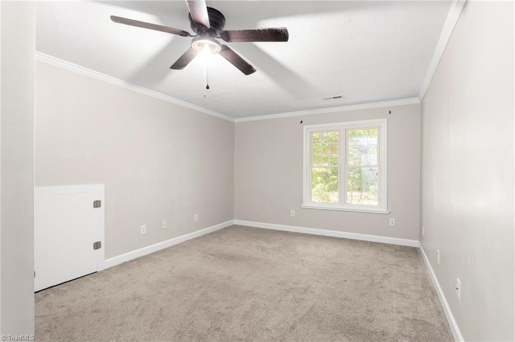 3522 Hunting Ridge Drive High Point, NC 27265 - Photo 22 of 38 2nd Bedroom