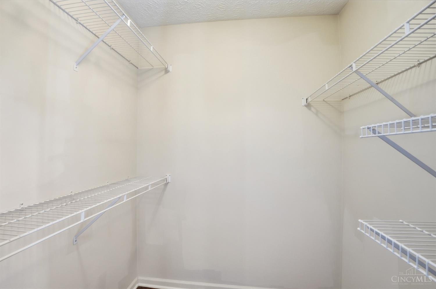 7372 Ridgepoint Drive, Unit 10 Cincinnati, OH 45230 - Photo 30 of 42