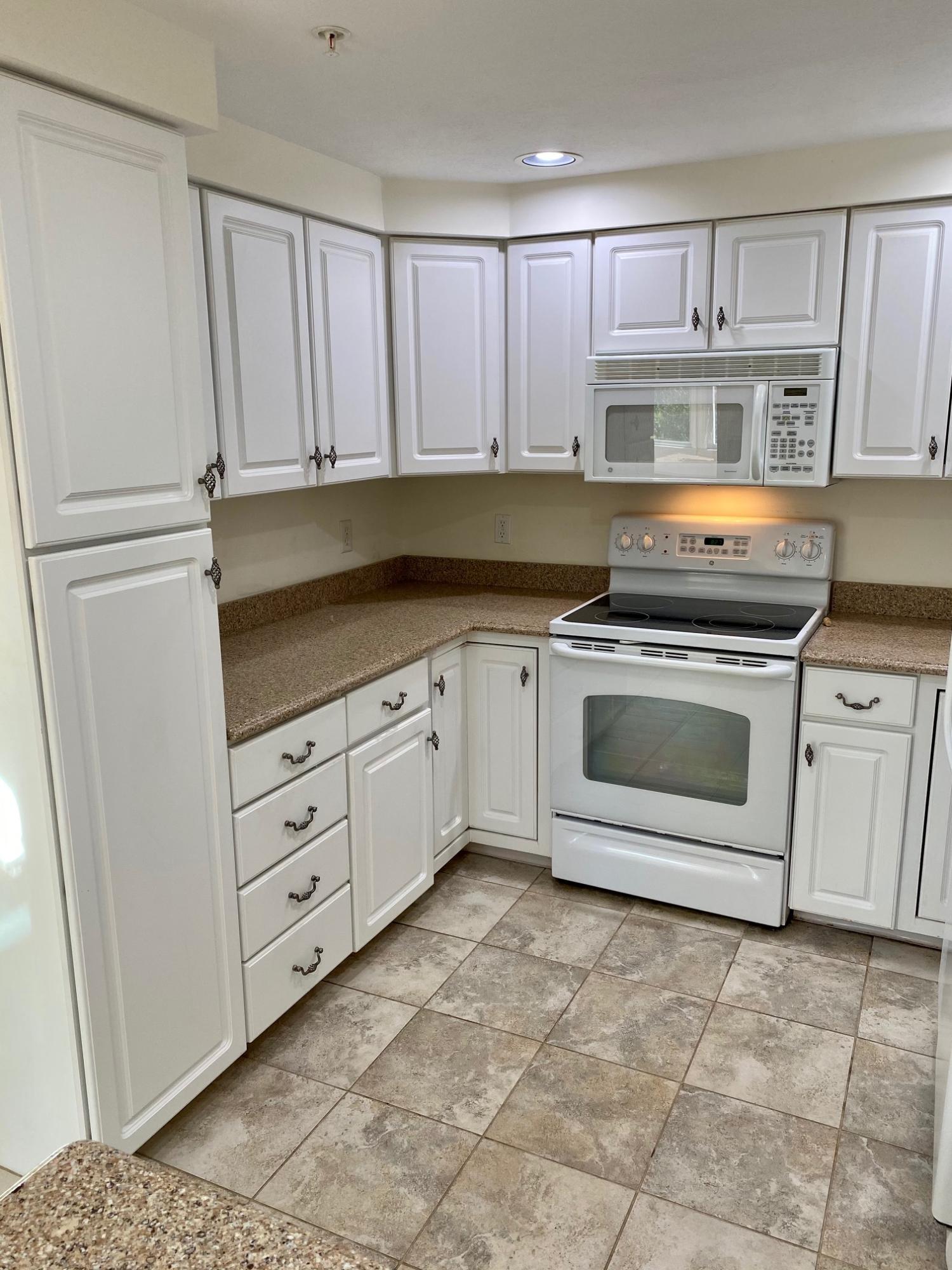 15 Ridgefield Drive, Unit 53 Gorham, ME 04038 - Photo 11 of 47 1 (13)