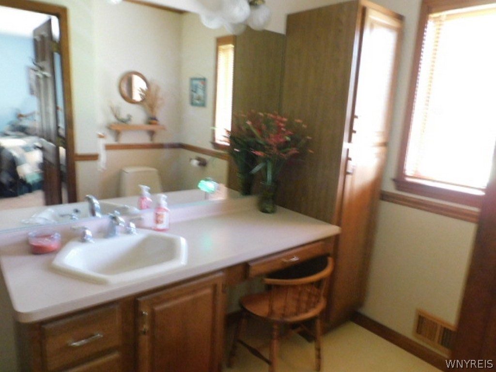 6986 Minnick Road Lockport Town, NY 14094 - Photo 14 of 28