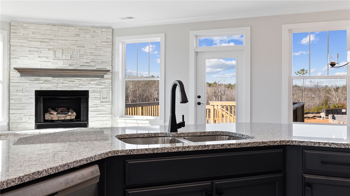 512 Broad Creek Seneca, SC 29678 - Photo 10 of 34