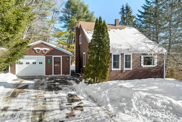 $399,000 | 949 Depot Street, Waldoboro, ME 04572