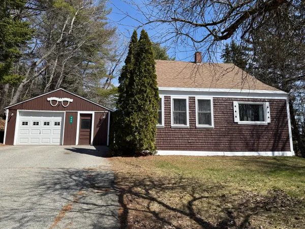 $332,500 | 949 Depot Street, Waldoboro, ME 04572