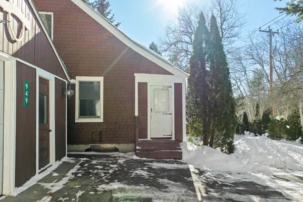 $369,000 | 949 Depot Street, Waldoboro, ME 04572
