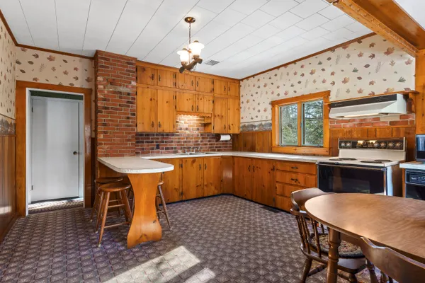 $369,000 | 949 Depot Street, Waldoboro, ME 04572
