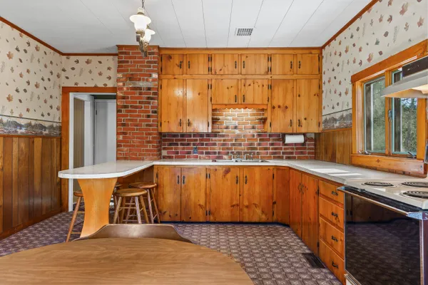 $369,000 | 949 Depot Street, Waldoboro, ME 04572