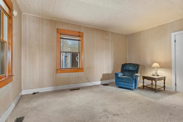 $369,000 | 949 Depot Street, Waldoboro, ME 04572