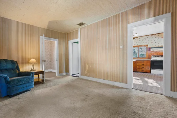 $369,000 | 949 Depot Street, Waldoboro, ME 04572