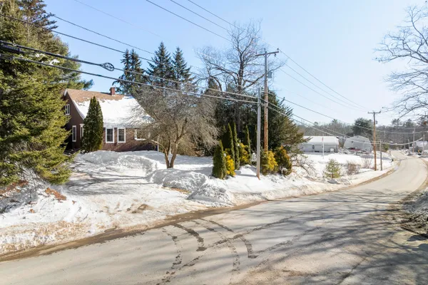 $369,000 | 949 Depot Street, Waldoboro, ME 04572