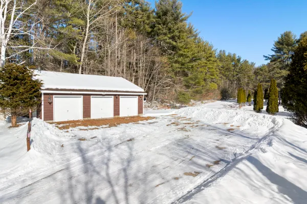 $369,000 | 949 Depot Street, Waldoboro, ME 04572