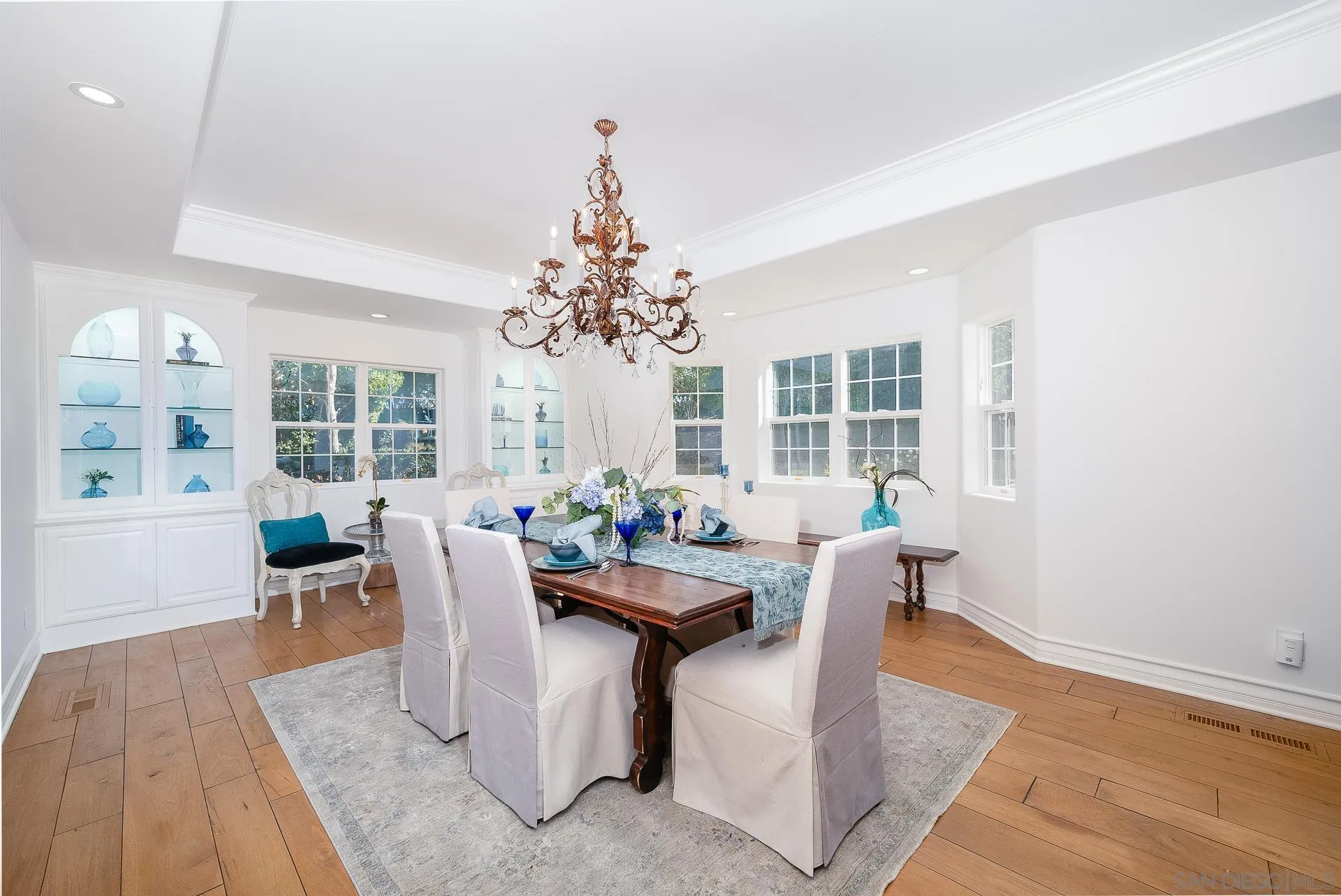5 Rollingview Lane Fallbrook, CA 92028 - Photo 14 of 74 a dining room with furniture a rug and wooden floor