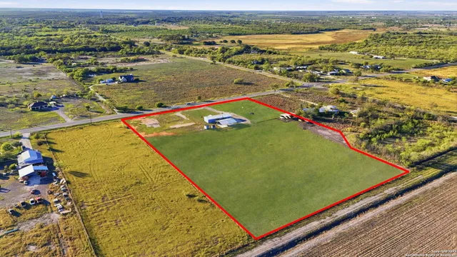 $399,000 | 18150 Fm 471, Natalia, TX 78059