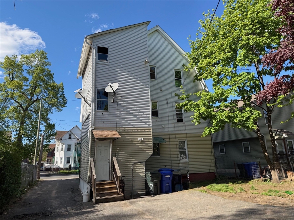 37-39 Wilmont Street Springfield, MA 01108 - Photo 12 of 17