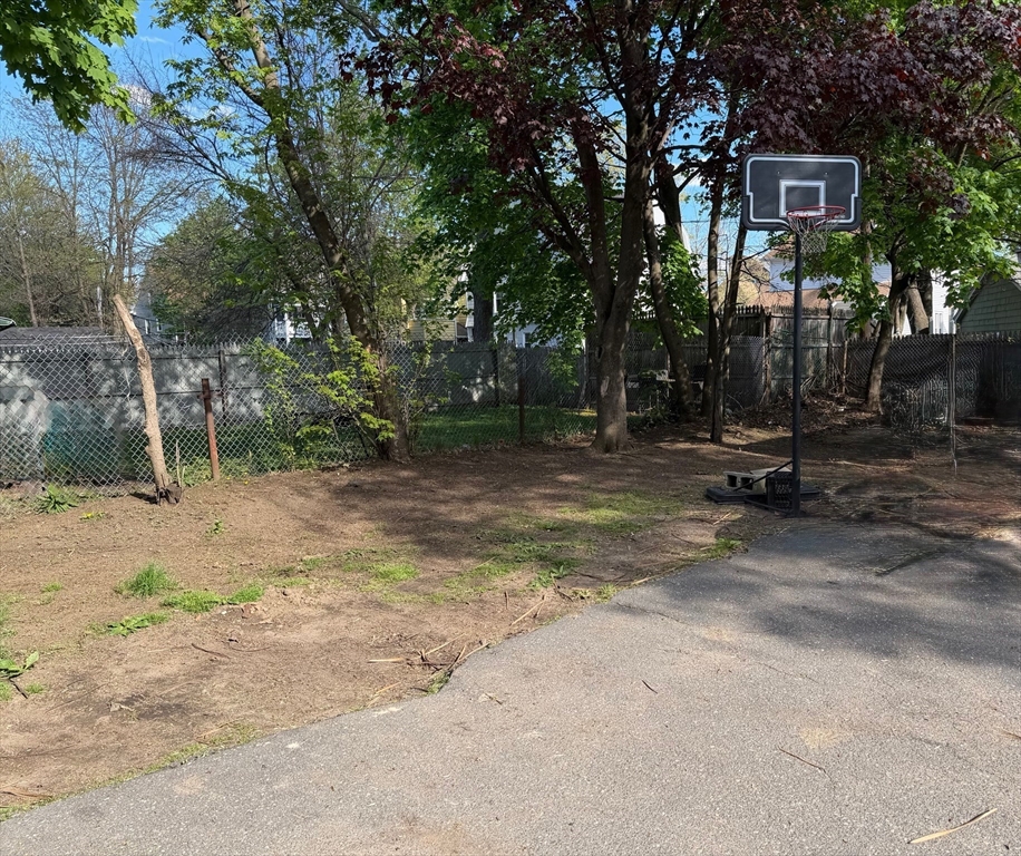 37-39 Wilmont Street Springfield, MA 01108 - Photo 16 of 17