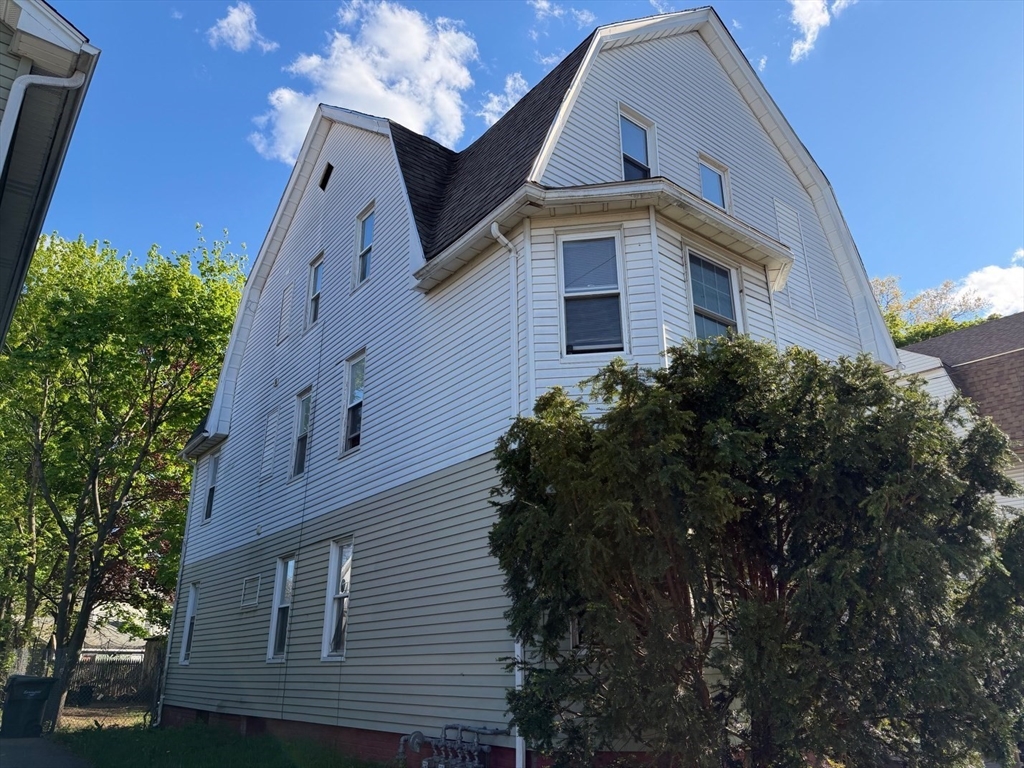 37-39 Wilmont Street Springfield, MA 01108 - Photo 3 of 17