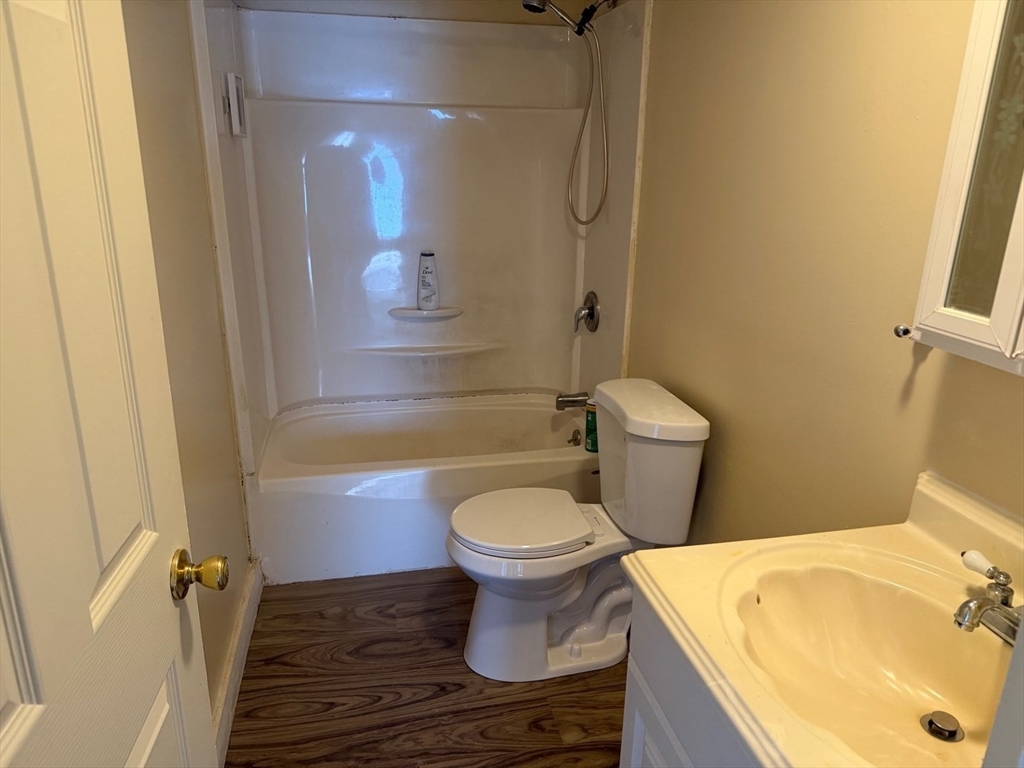 37-39 Wilmont Street Springfield, MA 01108 - Photo 6 of 17