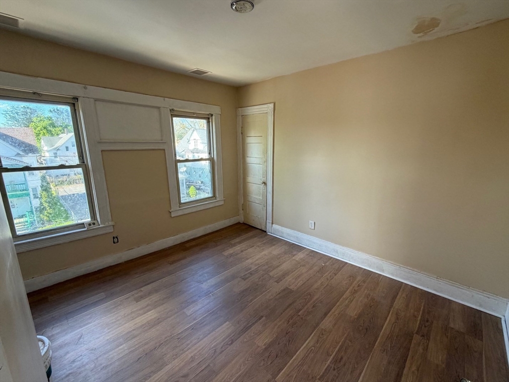 37-39 Wilmont Street Springfield, MA 01108 - Photo 8 of 17