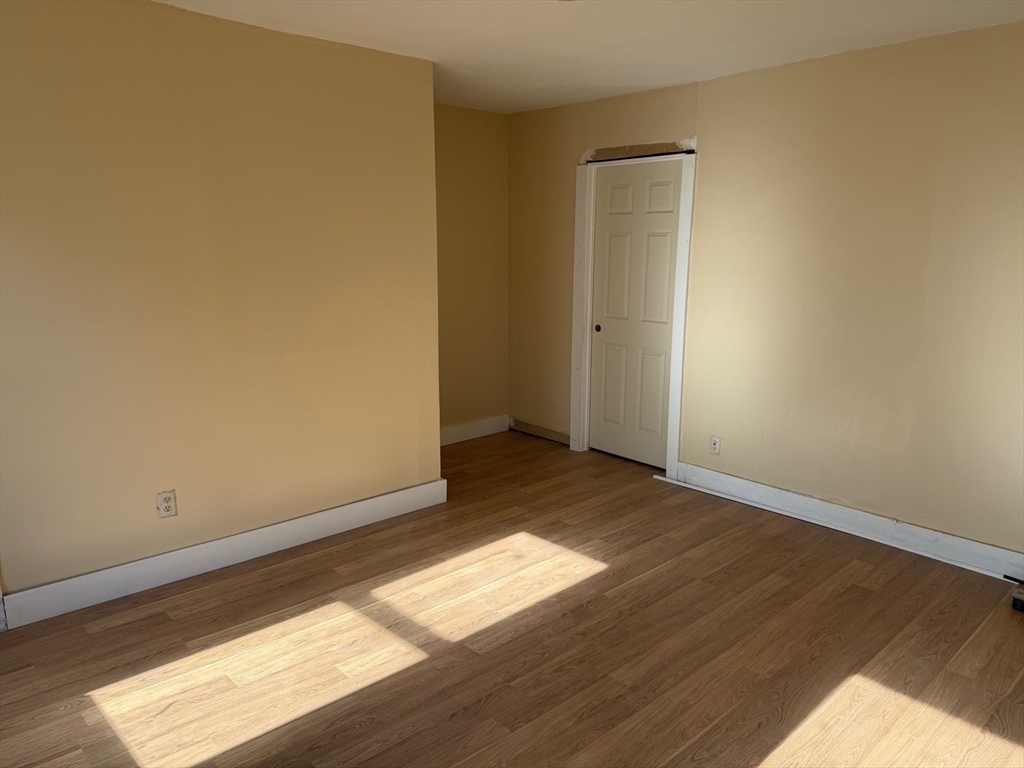 37-39 Wilmont Street Springfield, MA 01108 - Photo 9 of 17