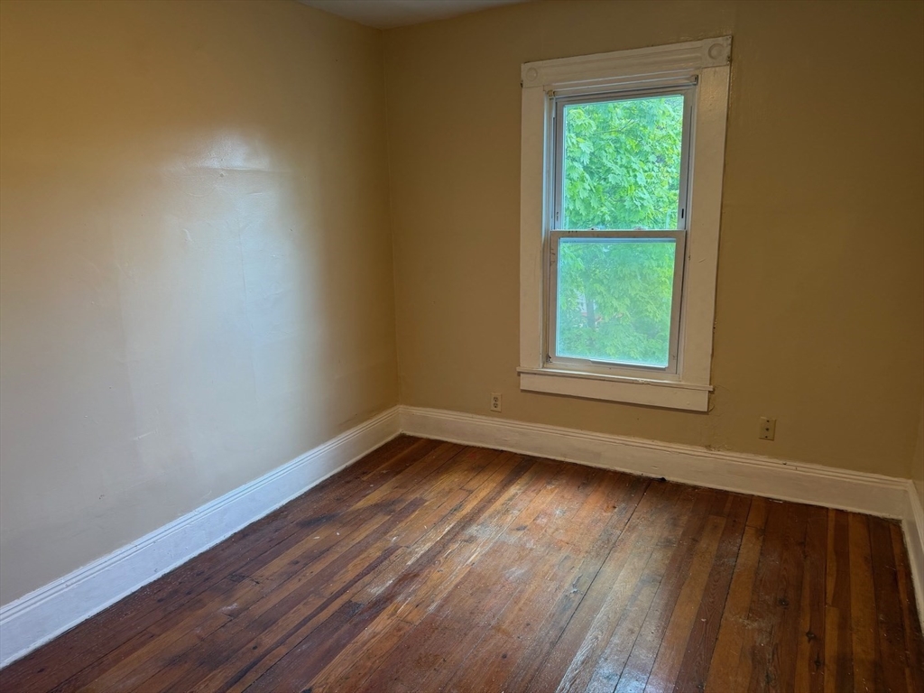 37-39 Wilmont Street Springfield, MA 01108 - Photo 10 of 17