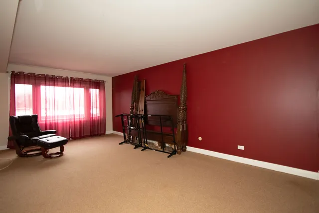 $405,000 | 1535 Forest Avenue, Unit 404, River Forest, IL 60305