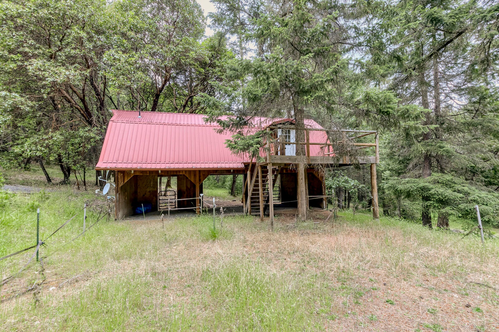 2266 Knowles Road Medford, OR 97501 - Photo 35 of 40 Closer view of steps and deck and the 2 acre horse pasture