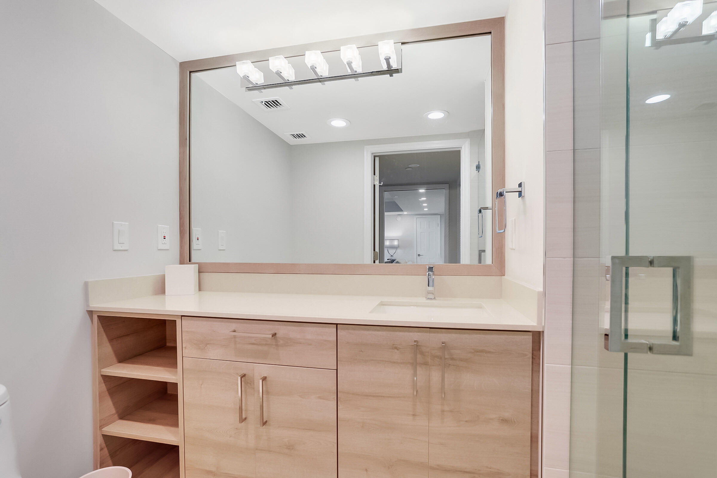 100 Southeast 5th Avenue, Unit PH2 Boca Raton, FL 33432 - Photo 26 of 60 Bathroom