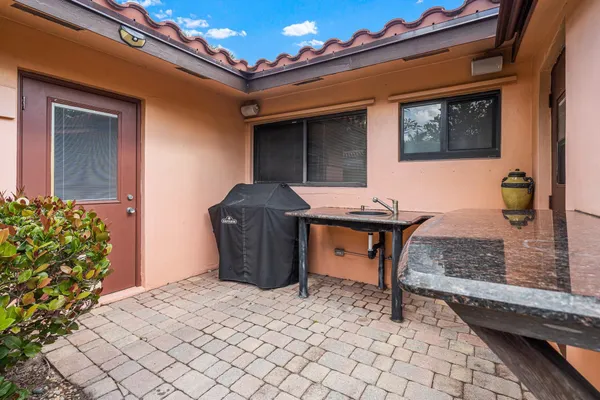 $9,995 | 708 Northwest 6th Drive, Boca Raton, FL 33486