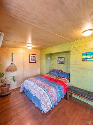 $1,395,000 | 16121 Deer Meadows Road, Boonville, CA 95415