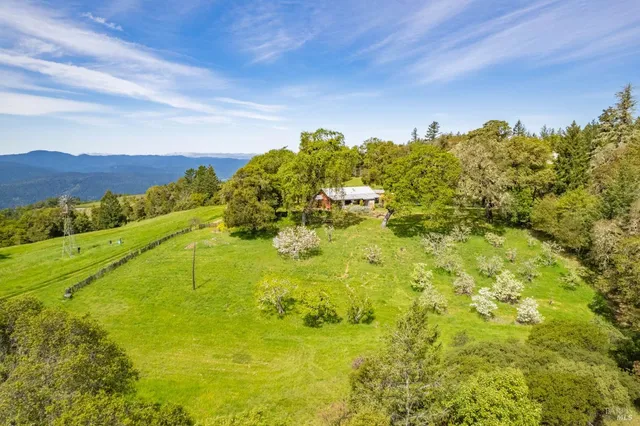 $1,395,000 | 16121 Deer Meadows Road, Boonville, CA 95415