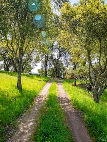 $1,395,000 | 16121 Deer Meadows Road, Boonville, CA 95415