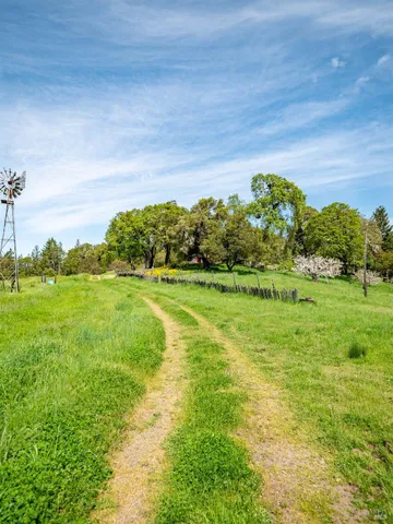 $1,395,000 | 16121 Deer Meadows Road, Boonville, CA 95415