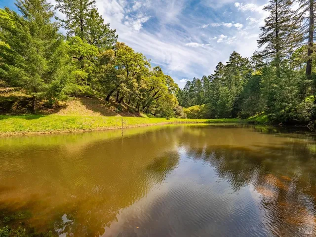 $1,395,000 | 16121 Deer Meadows Road, Boonville, CA 95415