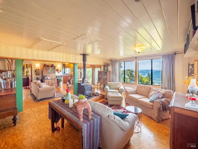 $1,395,000 | 16121 Deer Meadows Road, Boonville, CA 95415