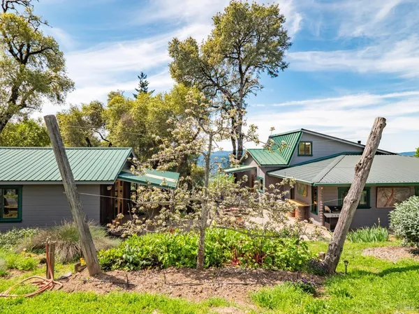 $1,395,000 | 16121 Deer Meadows Road, Boonville, CA 95415