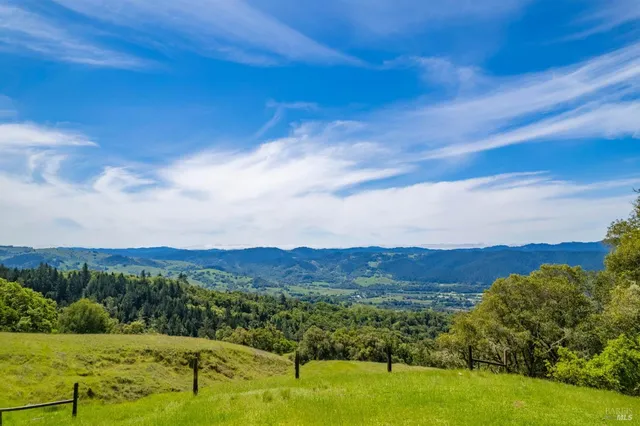$1,395,000 | 16121 Deer Meadows Road, Boonville, CA 95415