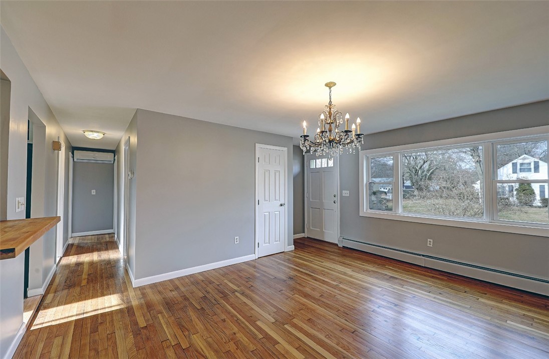 9 Fairfield Road Barrington, RI 02806 - Photo 4 of 26 Dining Room or Living Room