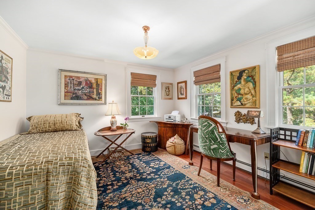 25 Leverett Street Gloucester, MA 01930 - Photo 20 of 41 a living room with furniture and a window