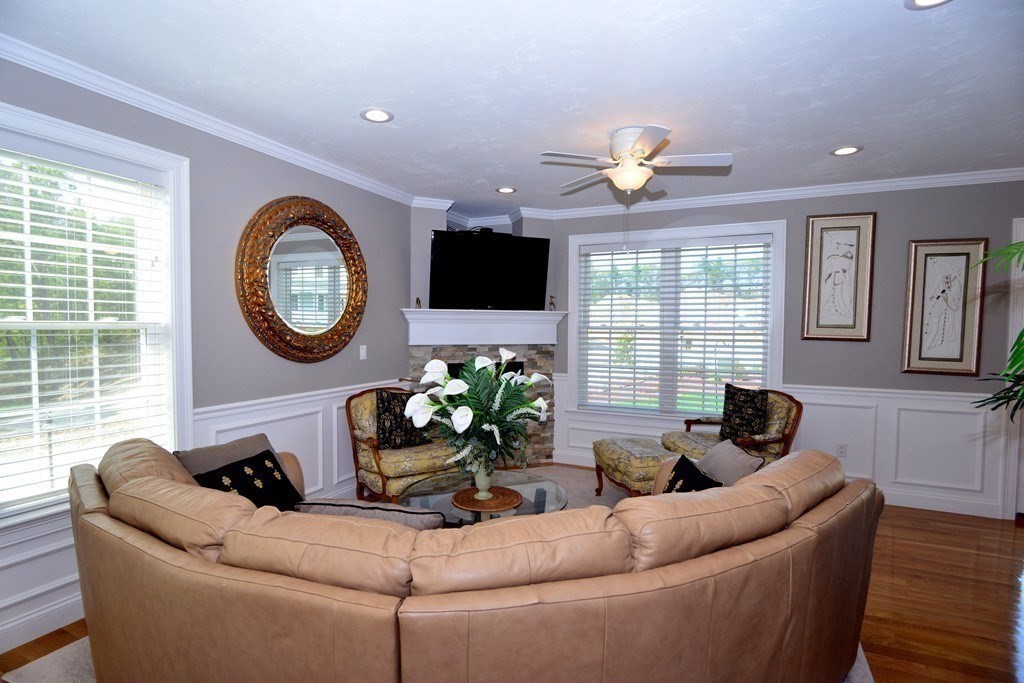 8 Wilson Road Berlin, MA 01503 - Photo 4 of 9
