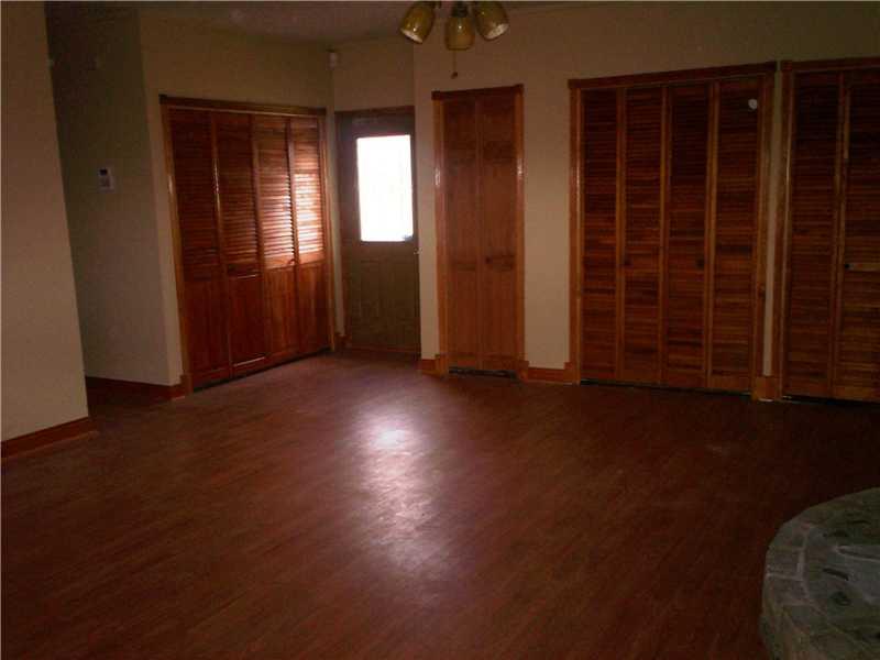 8613 Cox Road Indianapolis, IN 46221 - Photo 9 of 23