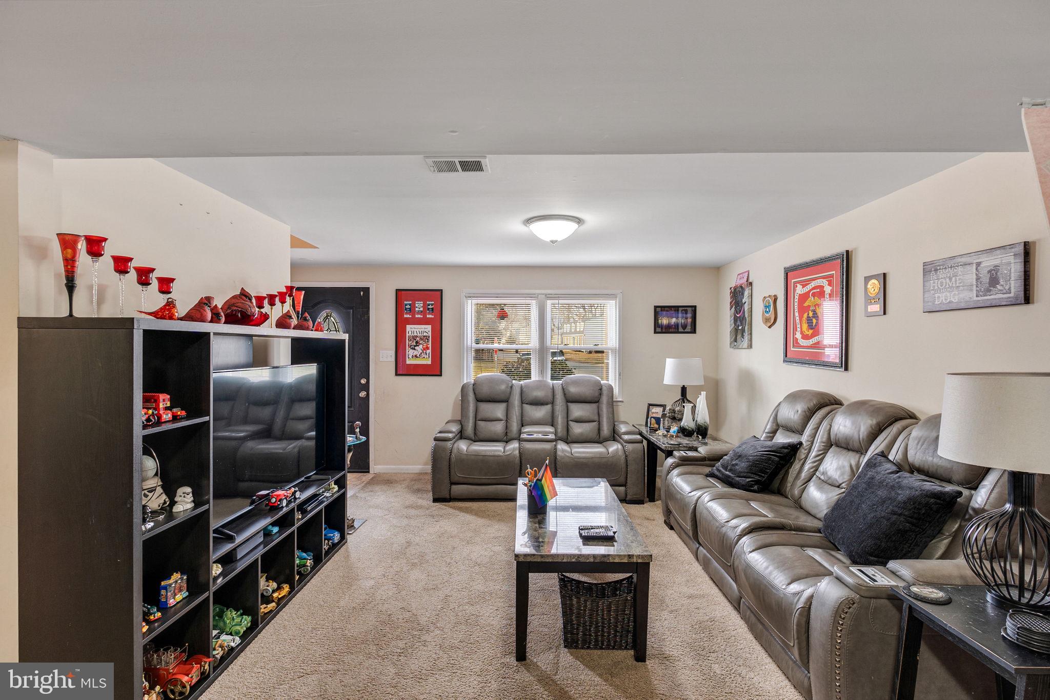 13203 Delaney Road Woodbridge, VA 22193 - Photo 3 of 35