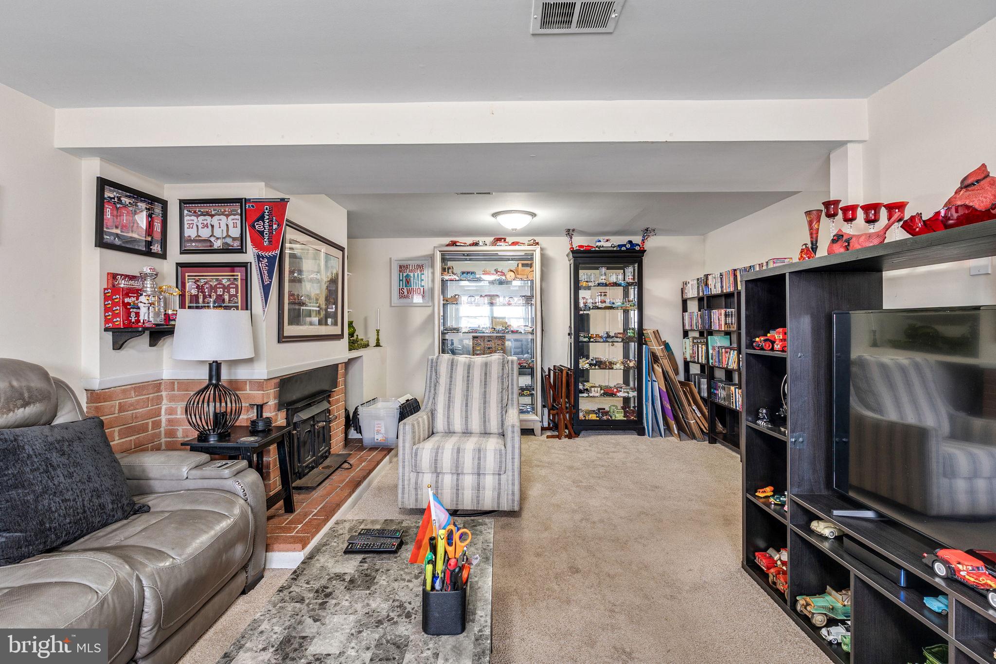 13203 Delaney Road Woodbridge, VA 22193 - Photo 4 of 35