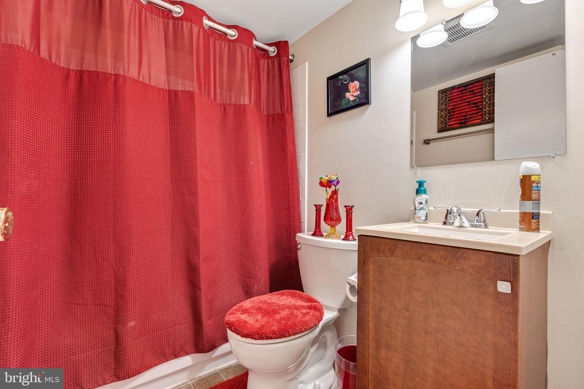 13203 Delaney Road Woodbridge, VA 22193 - Photo 5 of 35